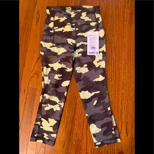 Lululemon leggings size 4 capris length